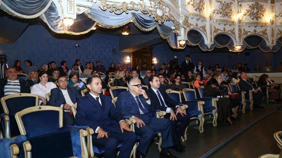 Akademik Musiqili Teatrda “Leyli və Məcnun” tamaşasının premyerası olub