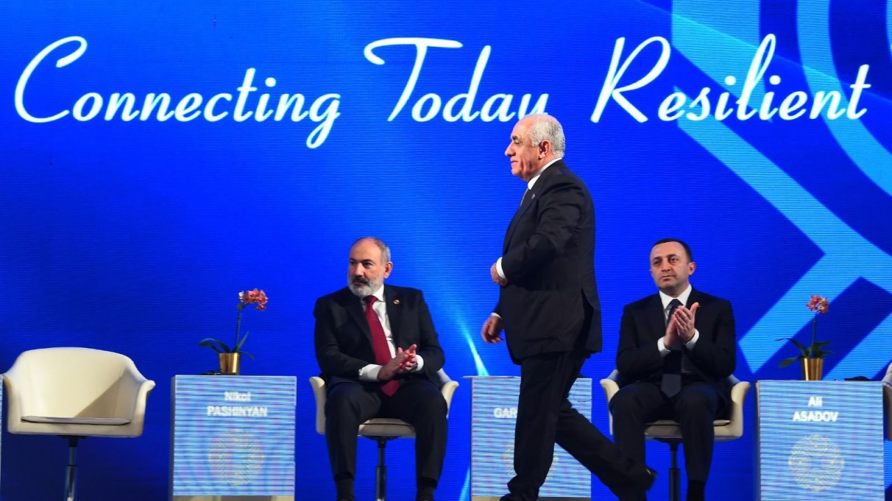 Paşinyanın Tbilisidə təqdim etdiyi xəritədə Azərbaycan ərazisi belə göstərildi (FOTO)