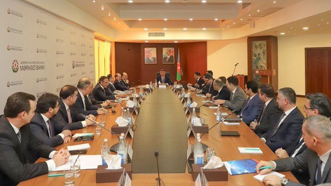 Taleh Kazımov bank rəhbərləri ilə görüşdü