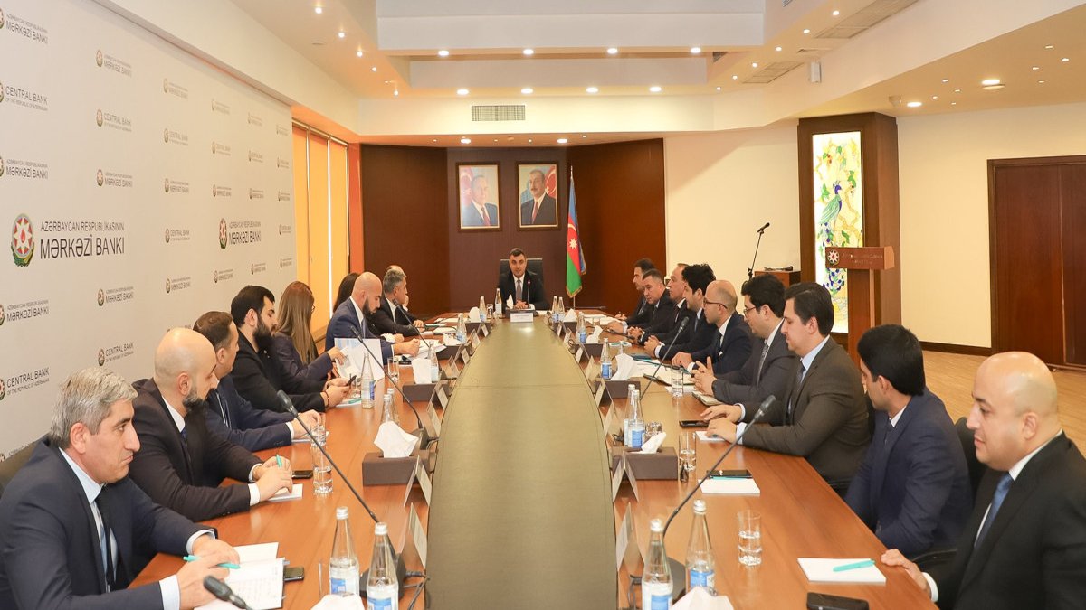 Mərkəzi Bankda kapital bazarlarında son durum müzakirə edilib