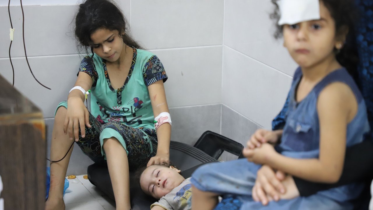 Filistin Sağlık Bakanlığı: 8 bin 525 sivil hayatını kaybetti