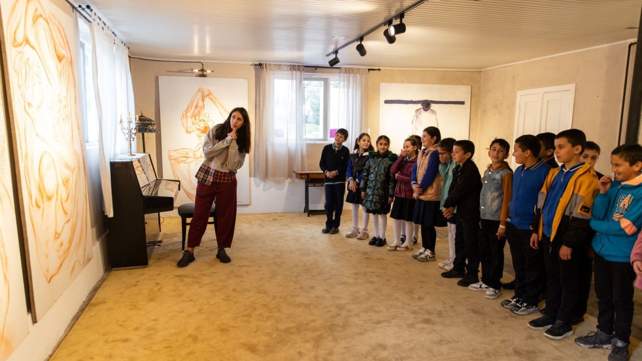 YARAT “İncə müşahidələr” adlı səyyar qrup sərgisini İvanovka kəndində təqdim edib (FOTO)