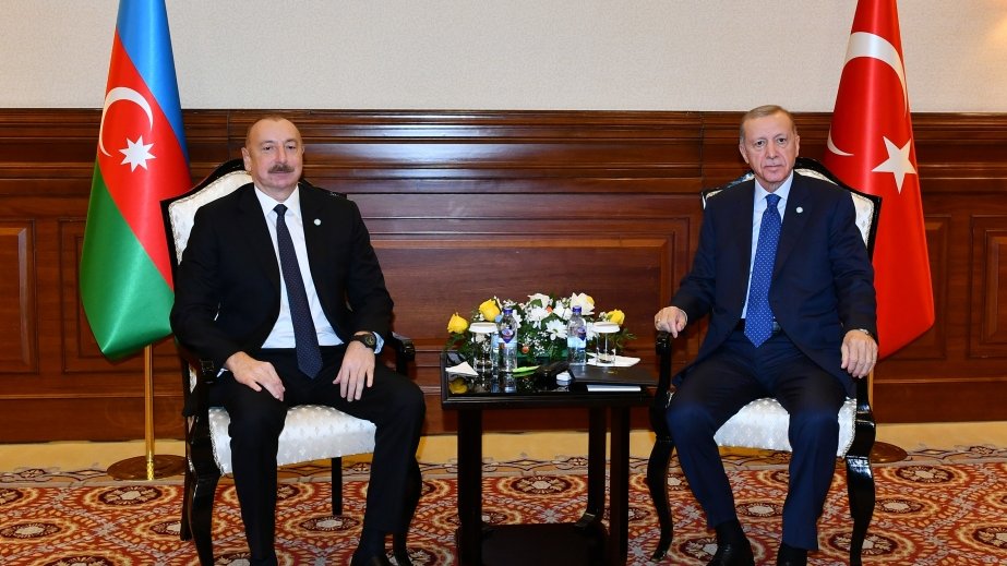 Astanada Azərbaycan Prezidenti İlham Əliyevin Türkiyə Prezidenti Rəcəb Tayyib Ərdoğan ilə görüşü başlayıb