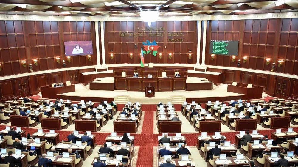 Milli Məclisdə mina təhlükəsizliyi ilə bağlı dinləmə keçirilir