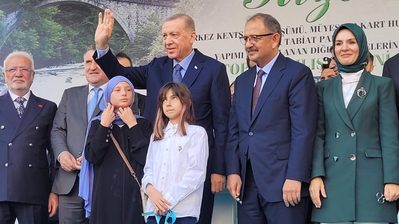Cumhurbaşkanı Erdoğan: Kılıçdaroğlu ve Özel, teröristlere selam verdi; al birini vur diğerine