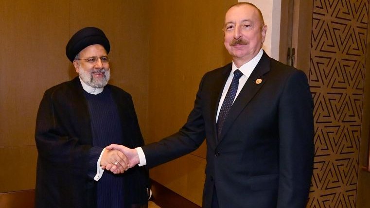 President Ilham Aliyev meets Iranian President Raisi (PHOTO)