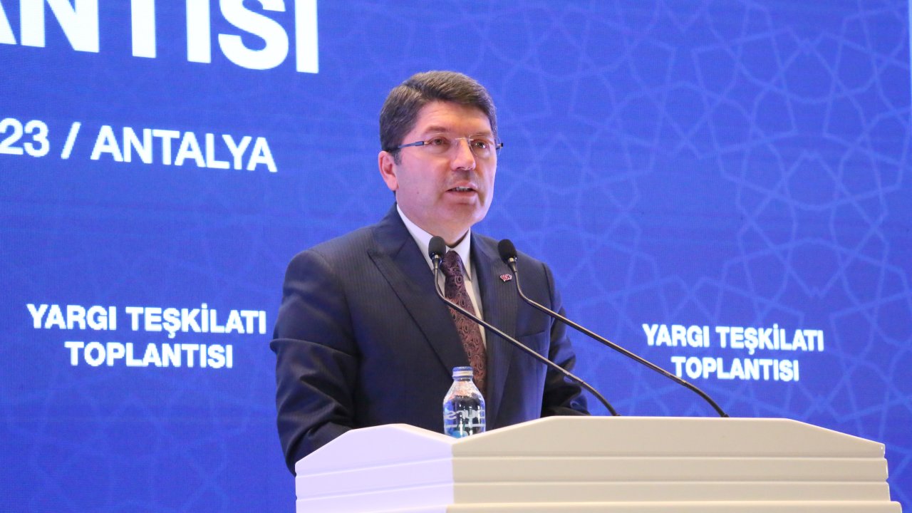 Bakan Tunç: İki mahkemenin farklı kararları üzerinden sokak çağrısı yapmak, çirkin bir davranış