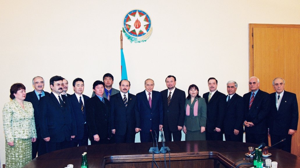 Xalqa bağışlanmış ömürdən anlar: 2003-cü ilin fevralı