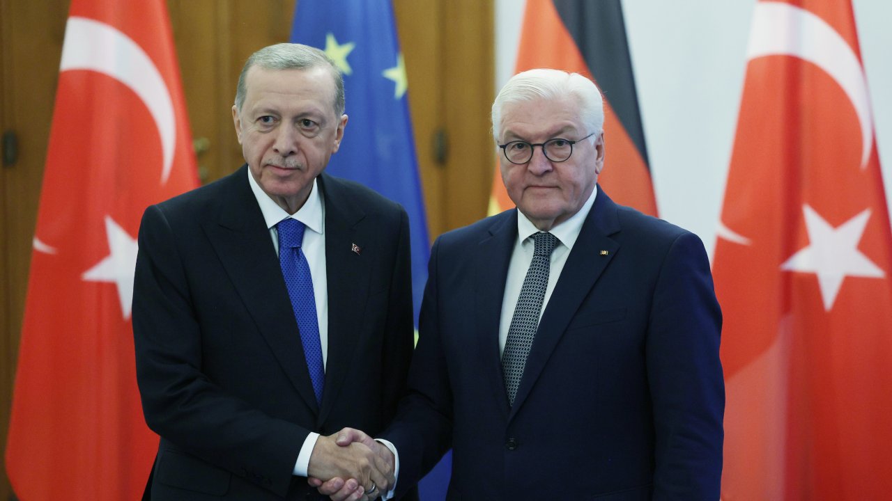 Erdoğan, Alman mevkidaşı Steinmeier ile bir araya geldi