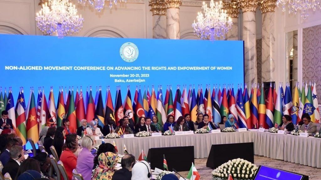 Bakıda “Dekolonizasiya: Qadınların gücləndirilməsi və inkişafı” mövzusunda tədbir işə başlayıb