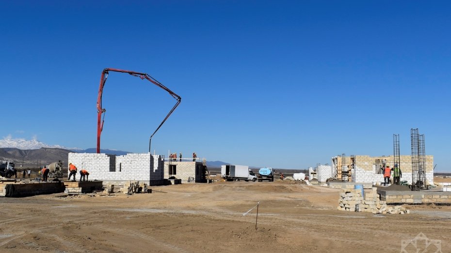 Ağdamın Kəngərli kəndində tikinti işlərindən FOTOREPORTAJ