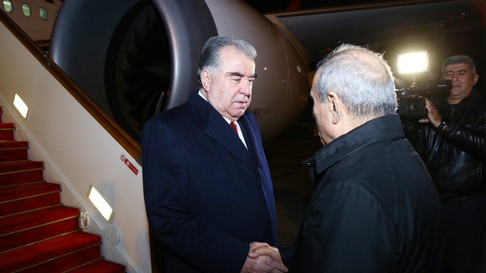 Tacikistan Prezidenti Emoməli Rəhmon Azərbaycana işgüzar səfərə gəlib