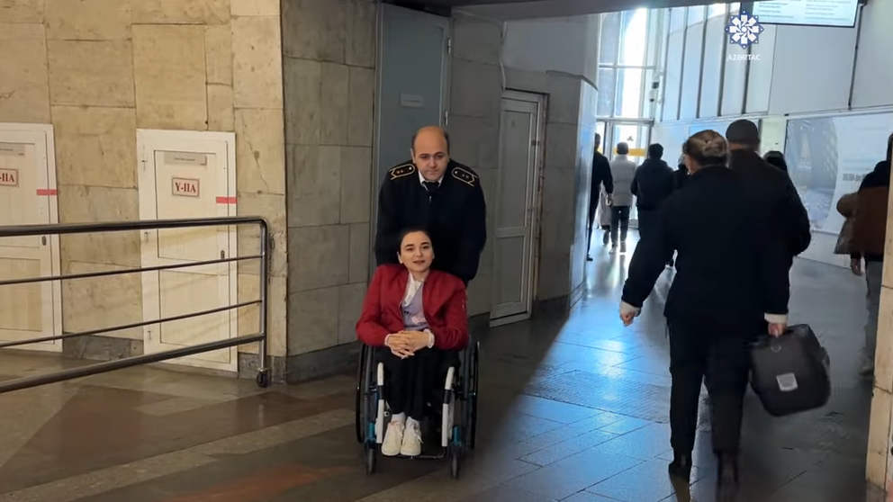 Bakı metrosunda əlil arabaları daha iki yeni tip qurğu ilə daşınacaq