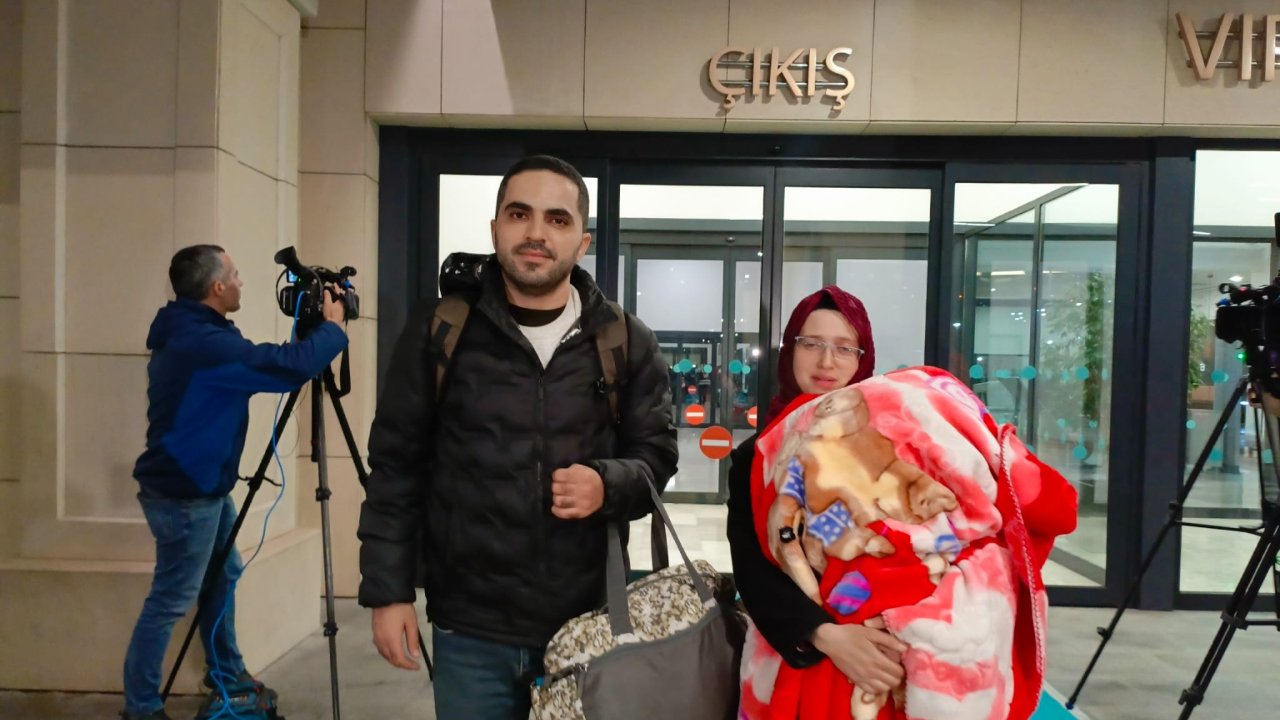 Gazze'den tahliye edilen Türk vatandaşları İstanbul'a geldi