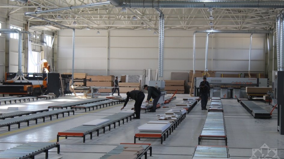 “Hazırda fabrikdə 54 nəfər çalışır ki, onların da 42-si yerli sakindir” – Laçındakı mebel fabrikindən reportaj