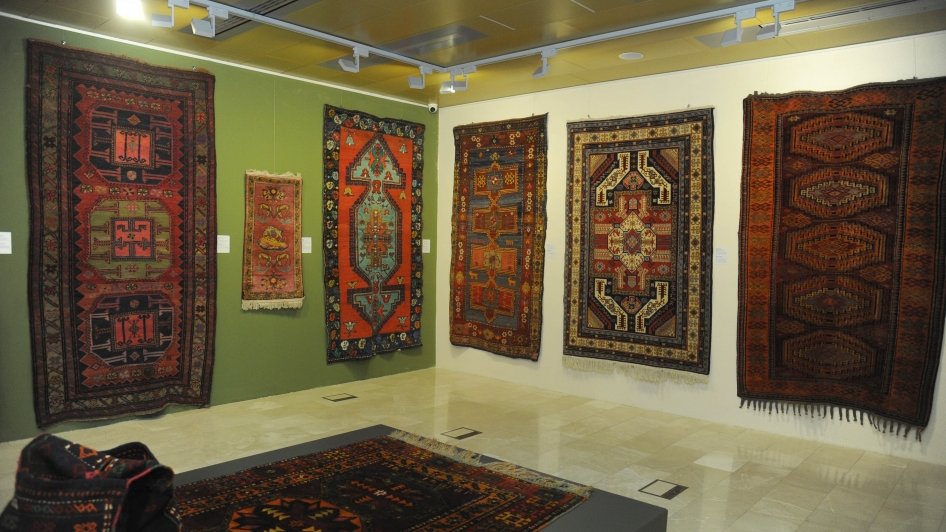 Qərbi Azərbaycan xalçalarının Milli Xalça Muzeyində sərgisi açılıb