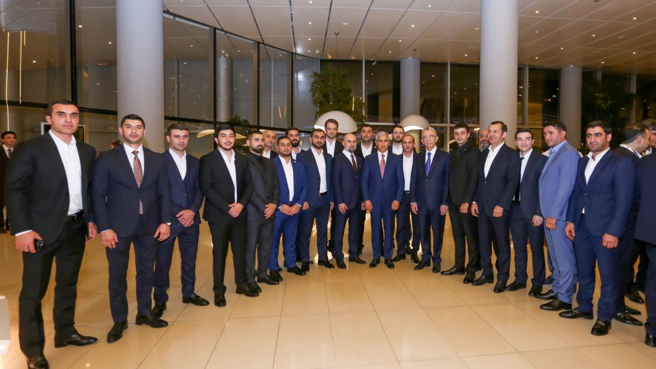 Bakıda FIA həftəsi qonaqlarının qarşılanma tədbiri keçirilib (FOTO)