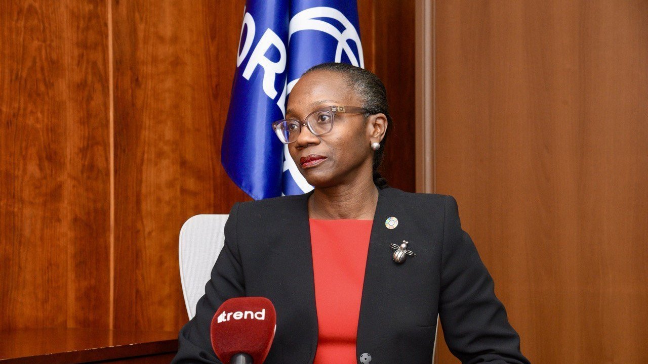 Dünya Bankı Azərbaycana dekarbonizasiya prosesində köməklik göstərməyə hazırdır - Roland Prays (ÖZƏL MÜSAHİBƏ) (FOTO)