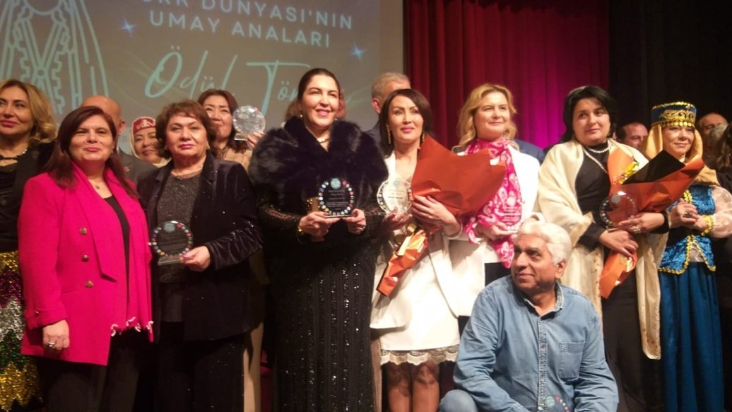 Azərbaycanlı alim İstanbulda mükafatlandırılıb