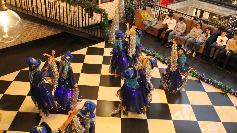 Bakı Kitab Mərkəzində “Yeni il möcüzəsi” adlı xeyriyyə şənliyi keçirilib