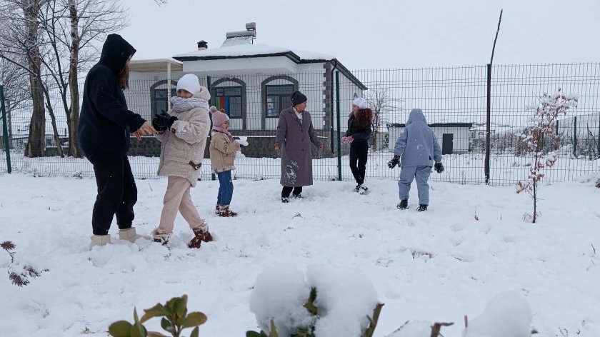 Ağalıda uşaqların qar sevinci