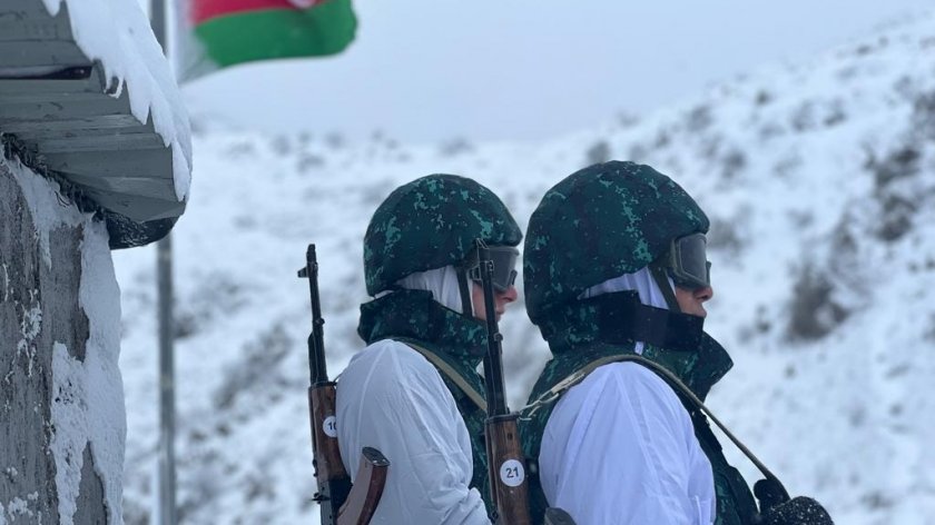 Bəyaz zirvələrin ayıq-sayıq keşikçiləri (FOTO)