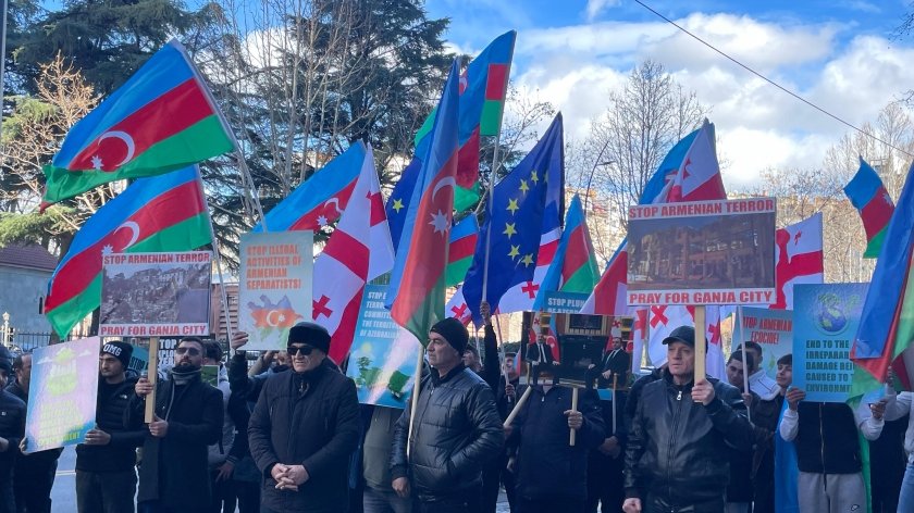 Gürcüstandakı soydaşlarımız Avropa İttifaqının Tbilisi ofisinin önündə etiraz aksiyası təşkil ediblər
