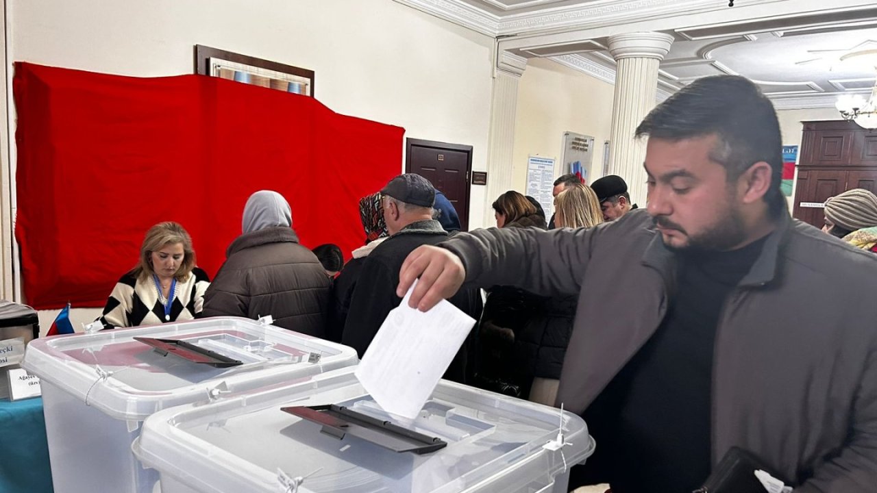 Azerbaijan discloses voter turnout in presidential election as of 10:00