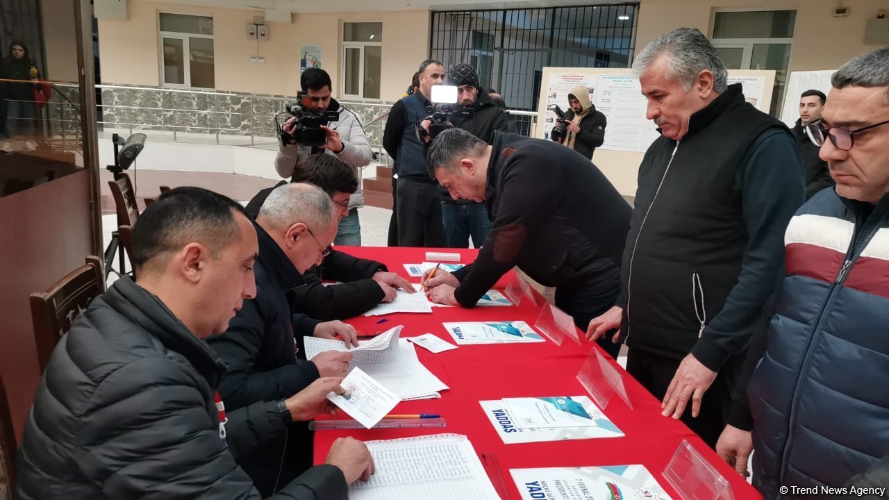 Cəzaçəkmə müəssisəsinin 39 saylı seçki məntəqəsində səsvermə davam edir