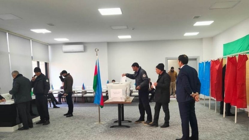 Seçicilər Hadrutda konstitusion hüquqlarından istifadə edirlər (FOTO)