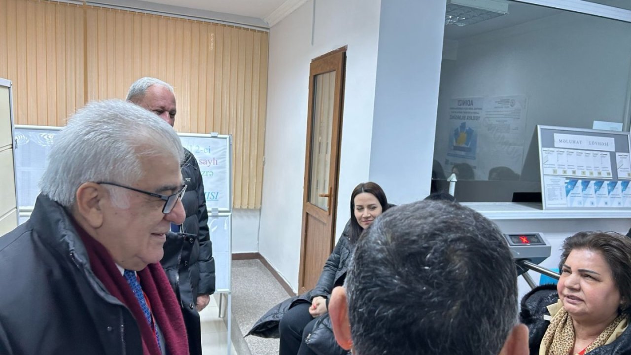 Türkiyəli deputatlar seçkilərin gedişini izləyirlər - Seçicilərin fəallığı nəzərə çarpır (FOTO/VİDEO)