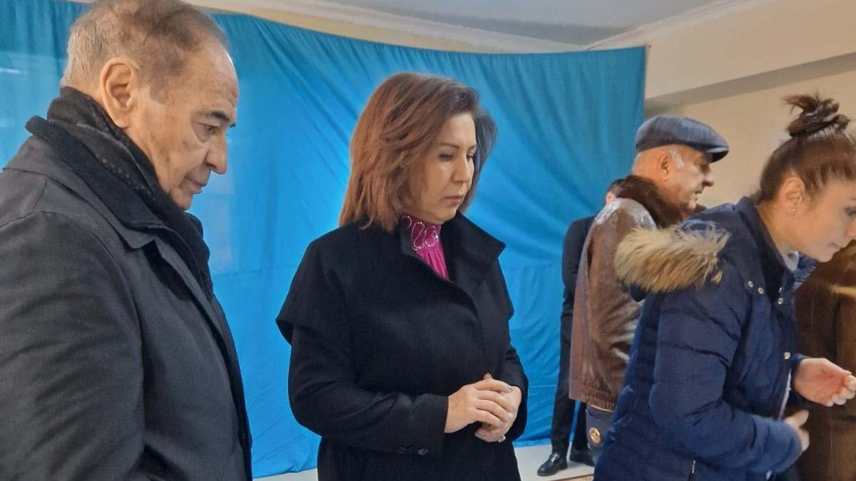 Bahar Muradova səs verdi (FOTO)