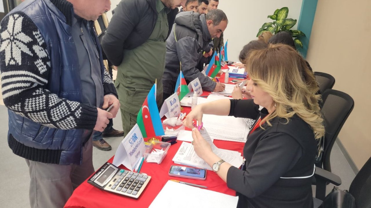 Füzulidə seçki prosesi davam edir (FOTO)