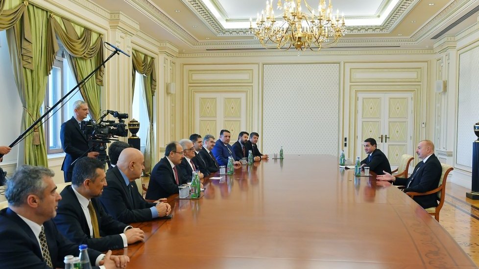 Prezident İlham Əliyev TBMM-in üzvlərindən ibarət nümayəndə heyətini qəbul edib