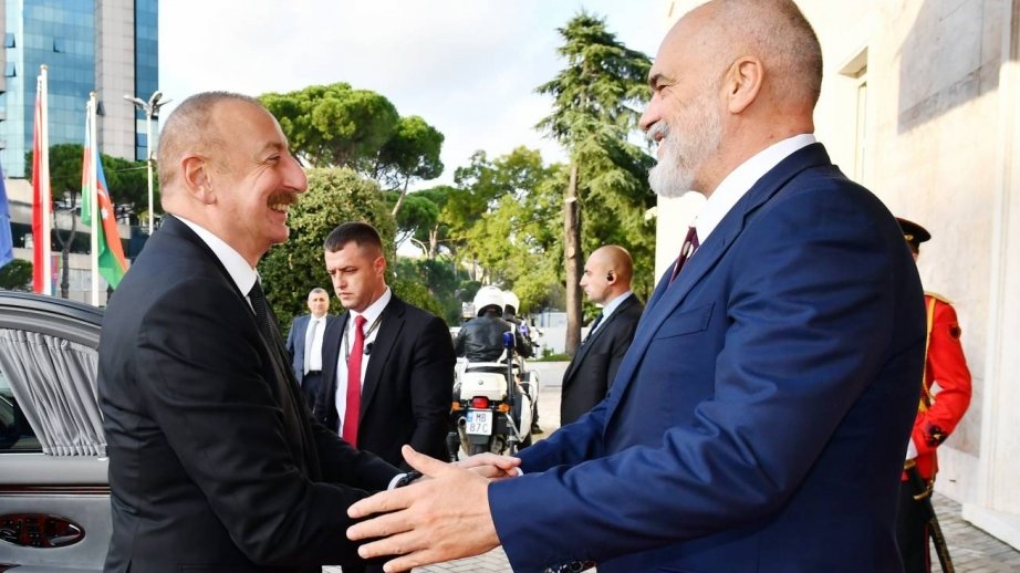 Albaniyanın Baş naziri Prezident İlham Əliyevi seçkilərdə qazandığı inamlı qələbə münasibətilə təbrik edib