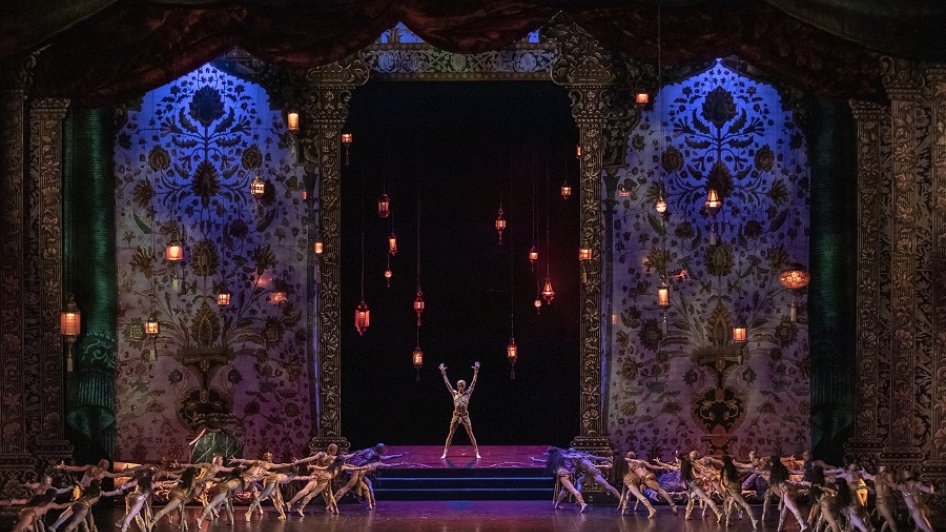 Sankt-Peterburqda Fikrət Əmirovun “Min bir gecə” baleti nümayiş etdirilib