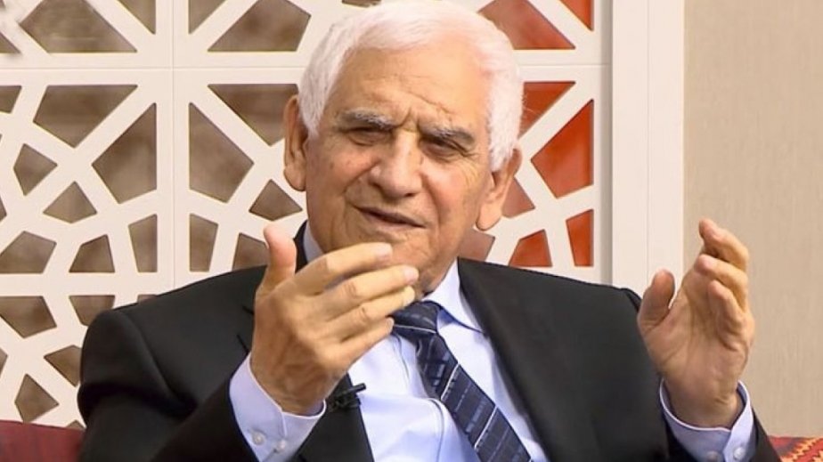 Tale mənə şairliyi könül dostu verib...