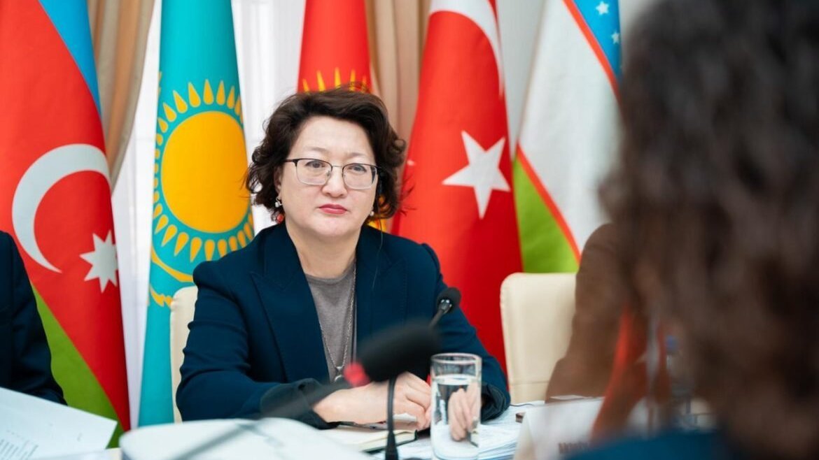 Türk Mədəniyyəti və İrsi Fondunda müşavirələr keçirilib (FOTO)