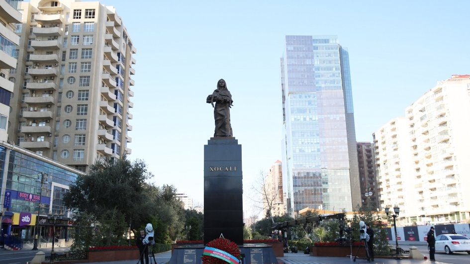 Bəşəri faciə: Xocalı soyqırımı qurbanlarının xatirəsi yad edilir (FOTO)
