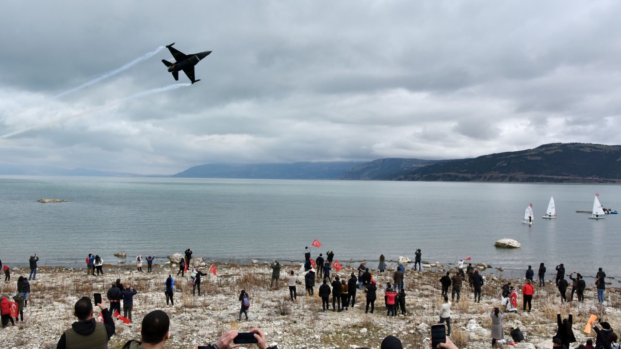 Atatürk'ün gelişi SOLOTÜRK gösterisiyle kutlandı