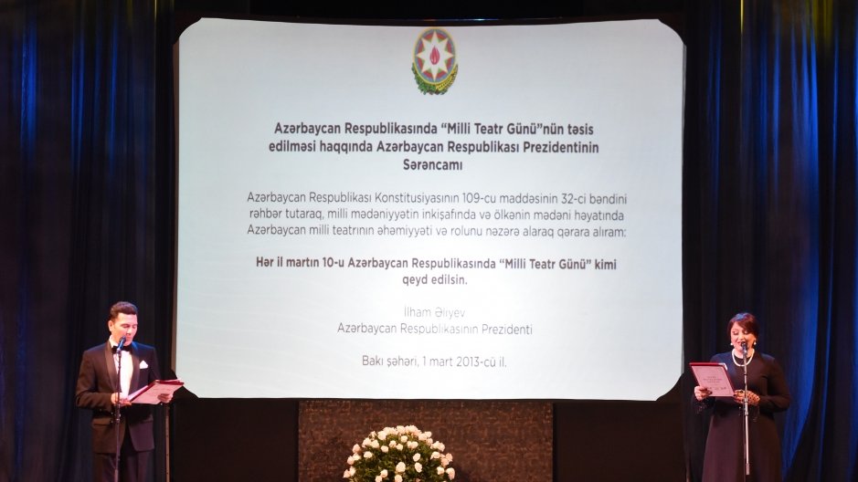 Akademik Milli Dram Teatrının mükafatları təqdim edilib