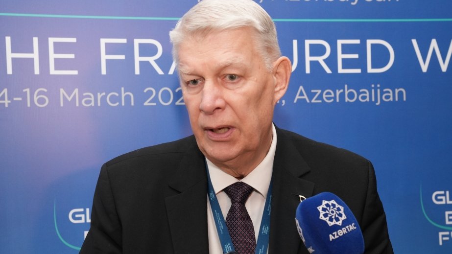 Valdis Zatlers: Azərbaycan balanslaşdırılmış xarici siyasət aparır