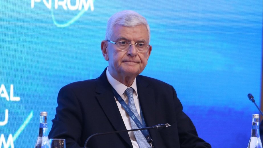 Volkan Bozkır: Fransanın Ermənistana silah-sursat satması bu ölkəyə açıq dəstək idi