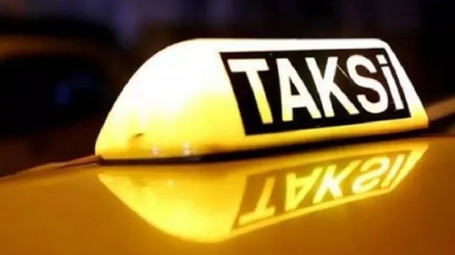 Nazirlik: Taksilərin ağ və ya qırmızı olması ilə bağlı tələb yalnız iyulun 1-dən idxal edilən avtomobillərə şamil edilir