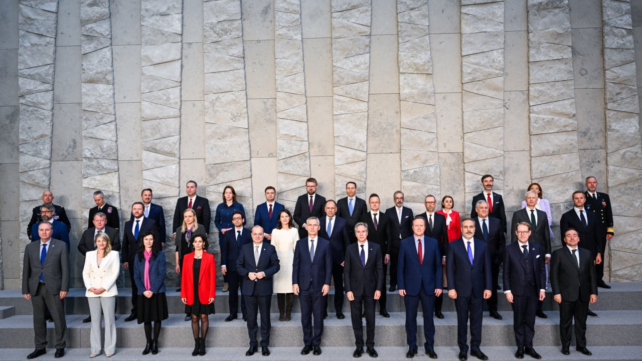 Bakan Fidan, NATO Dışişleri Bakanları Toplantısı'nda mevkidaşları ile görüştü