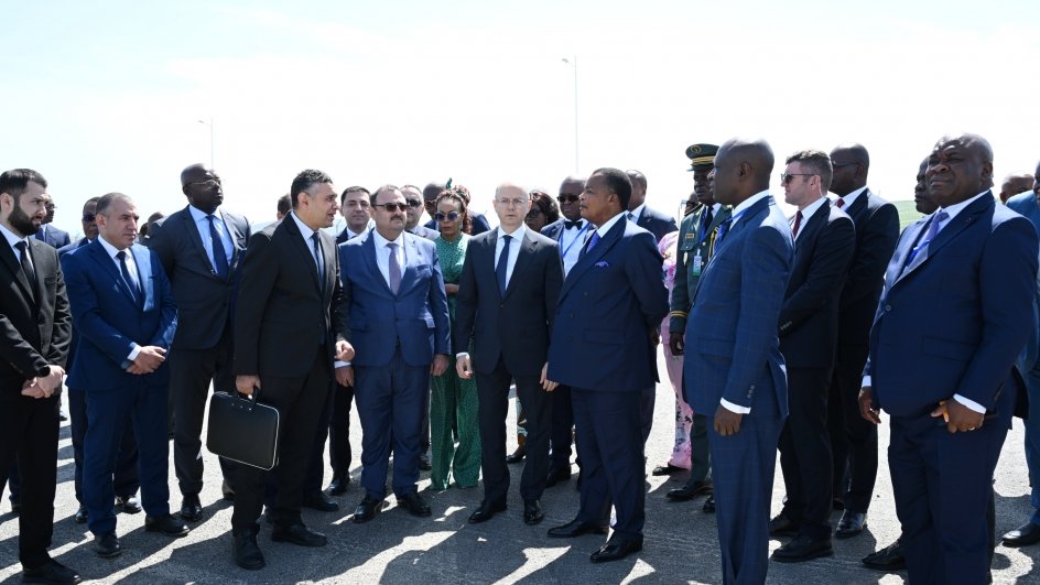 Konqo Prezidentinə Qaradağ Günəş Elektrik Stansiyası barədə ətraflı məlumat verilib