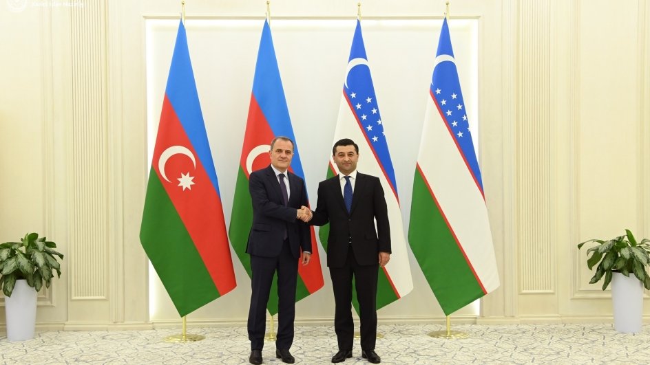 Ceyhun Bayramov özbəkistanlı həmkarı ilə görüşüb