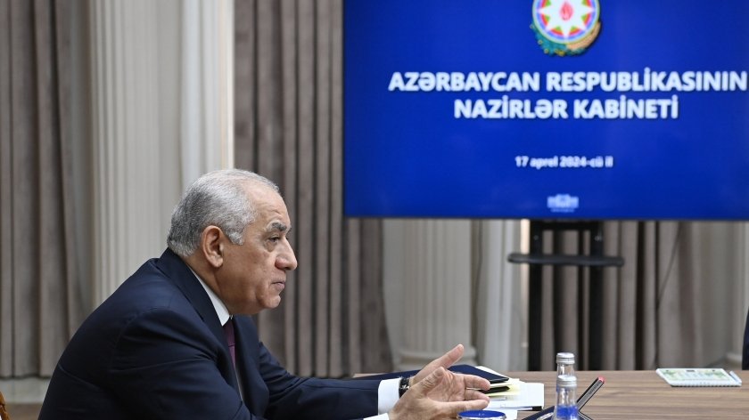 Elektrik mühərrikli nəqliyyat vasitələrindən istifadənin təşviqi ilə bağlı Sərəncamdan irəli gələn tədbirlərə dair iclas keçirilib