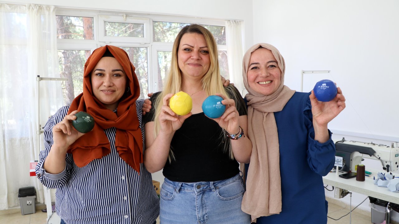 Burdurlu kadınlara Fransa'dan 120 bin bocce topu siparişi