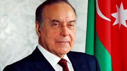 Azərbaycanın ümummilli lideri Heydər Əliyevin anadan olmasının 101-ci ildönümüdür (VİDEO)